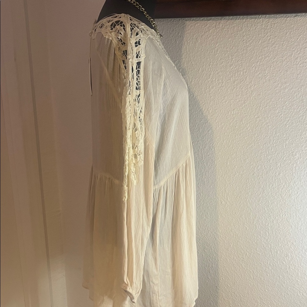 By Together Cream Lace Detail Blouse - Picture 2 of 3